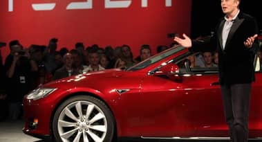 Tesla shares fall amid exec changes; Musk turns to hackathon to combat production woes