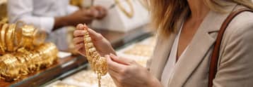Why are gold traders suddenly turning cautious this week?
