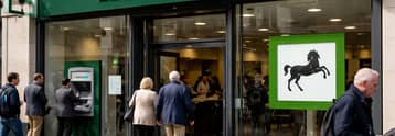 Lloyds share price forecast as earnings jump, odds of BoE rate hikes jump