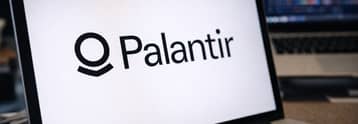 انخفضت أسهم Palantir 3%: لماذا لا يزال المحلّلون متفائلين بالسهم؟