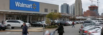 Azioni Walmart in rialzo dopo tagli ai prezzi; analisti approvano la strategia grocery