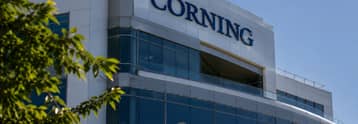 Corning stock is firing on all cylinders, but beware of key risks