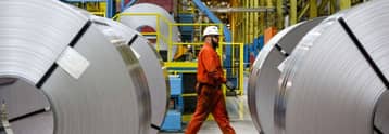 Produkcja przemysłowa USA wzrosła o 0.7% w kwietniu, powyżej prognoz