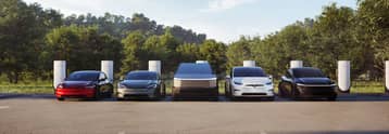 Γιατί η μετοχή της Tesla υποχωρεί πάνω από 4% σήμερα