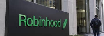 Robinhood stock gains as analysts back growth despite layoffs