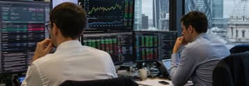 FTSE 100 lekko w górę po zwyżkach Vodafone i easyJet, mimo napięć na Bliskim Wschodzie