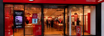 Vodafone sube tras e& vender participación de $5.9B a Xavier Niel