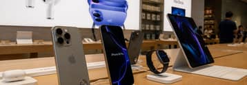 Apple's AI-terughoudendheid stuwt aandeel; opvouwbare iPhone als volgende trigger