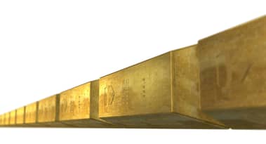 Gold price hits one month high on safe haven demand