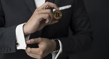 Investors pushed to commodities, bitcoin due to economic stagnation