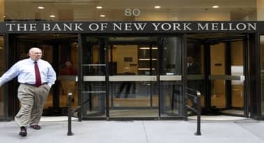 El Banco de Nueva York Mellon dice que los ingresos de los activos que ganan intereses cayeron debido a tres recortes consecutivos de las tasas en 2019