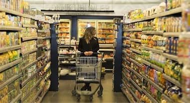 U.S retail sales hike for the third consecutive month in December