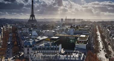Euro tumbles on disappointing Eurozone flash PMIs, economic activity contraction