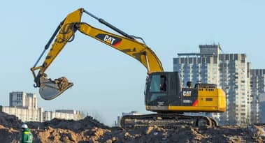 Caterpillar falls short of analysts’ estimates for earnings and revenue in Q1
