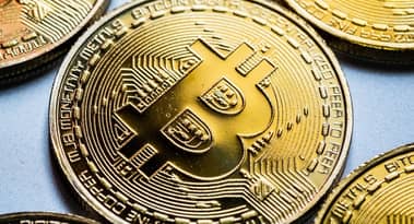Bitcoin lucha por asegurar un soporte de $9,000 dólares mientras que los expertos predicen un colapso
