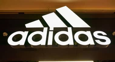 Adidas reporta una disminución del 93% en las ganancias trimestrales mientras el Coronavirus mantiene cerradas las tiendas.