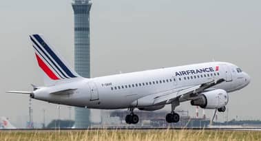 Air France-KLM ottiene dal governo francese aiuti per 6,13 miliardi di sterline
