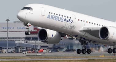I’d avoid Boeing and Airbus stocks and buy Aercap instead