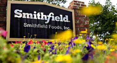 Smithfield schließt das Werk in Sioux Falls, da die Coronavirus-Fälle unter den Beschäftigten zunehmen