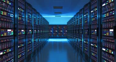 As the IonQ stock price crashes, is it safe to buy the dip?