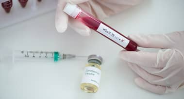 AstraZeneca firma i primi accordi per almeno 400 milioni di dosi di vaccino COVID-19