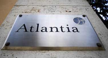 Le azioni Atlantia testano la resistenza; la società proroga la vendita della sua attività autostradale