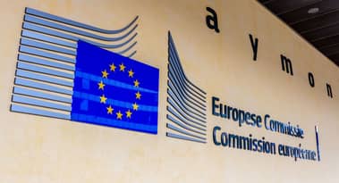 L'EUR/USD reste sous pression alors que la zone euro augmente ses prévisions économiques