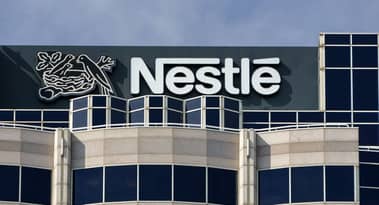 Nestlé considera la posibilidad de vender parcialmente su negocio de agua en América del Norte, incluyendo Pure Life