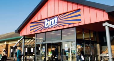Le cours de l'action B&M atteint des records alors que les bénéfices dépassent les attentes