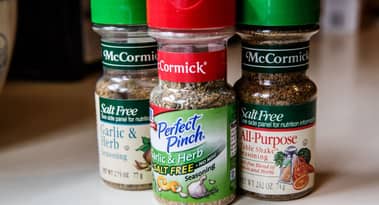McCormick riporta un aumento delle vendite del 7,6% grazie al segmento consumatori positivo nel Q2