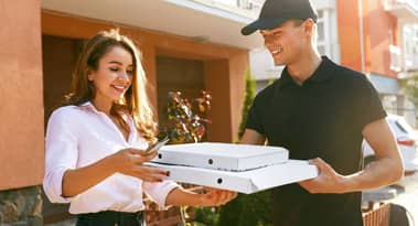 Delivery Hero reporta un crecimiento del 94% en los pedidos en el segundo trimestre, ya que COVID-19 restringe a la gente a sus casas.
