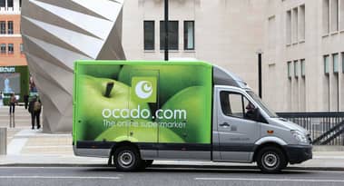 Ocado meldet einen Anstieg der halbjährlichen Verkäufe um 27,2%, da COVID-19 den Online-Lebensmitteleinkauf fördert