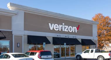 Verizon Communications shares rise on bullish outlook