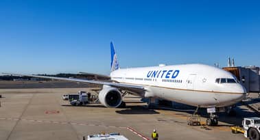 United Airlines avisa de un posible despido a 36,000 empleados