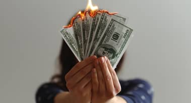 El índice del Dólar ve niveles por debajo de los $92 dólares mientras los inversionistas se enfocan en las actas del FOMC