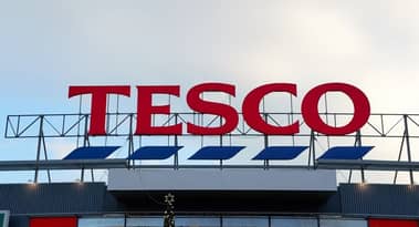 Tesco plant 16.000 neue Festangestellte einzustellen, da die Online-Nachfrage stark bleibt