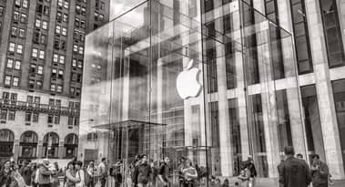 Il viaggio verso $2 trilioni: come Apple si confronta con altri titani della tecnologia