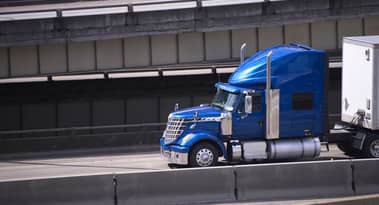 Navistar valt naar een nettoverlies van £28,49 miljoen in Q3
