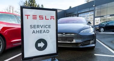 Tesla ha in programma un'offerta di azioni per raccogliere £3,71 miliardi