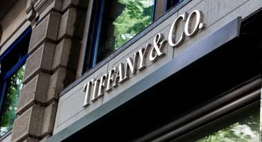 Azioni LVMH a livelli record dopo aver completato l'acquisizione di Tiffany
