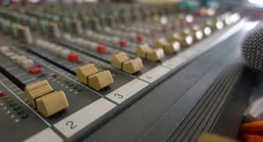 Warner Music reporta un crecimiento anualizado del 33% en su EBITDA ajustado del tercer trimestre