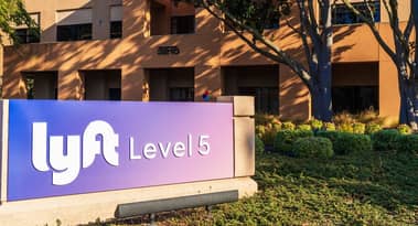 Lyft riporta una perdita per azione più ridotta del previsto nel Q4