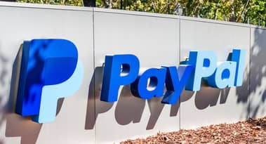 PayPal stock price: buy or sell ahead of earnings?