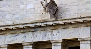 Gold price forecast: XAU/USD bull run hangs in the balance