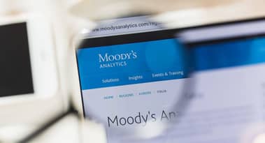 Acțiunile Moody’s le au pe toate, dar au un risc potențial