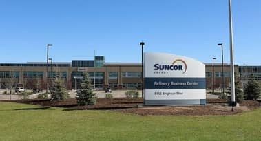 Update di novembre: acquistare o vendere Suncor Energy?