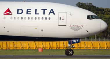 Azioni Delta Airlines sotto pressione dopo i risultati del Q1 più deboli del previsto