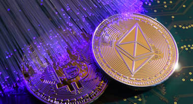 La roue a tournée : Ethereum revient à son ATH alors que Bitcoin stagne