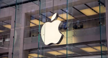 Apple share price is gaining momentum: Is it a buy now?