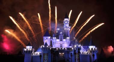 Alors que la croissance de Disney+ ralentit chez vous, devriez-vous investir dans des actions DIS ?